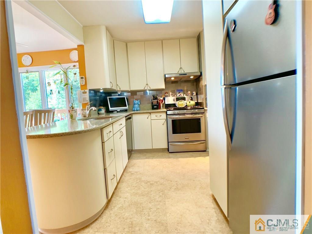 14 Bruning Road East Brunswick, NJ 08816 - Photo 7 of 19 Gallery Image 7