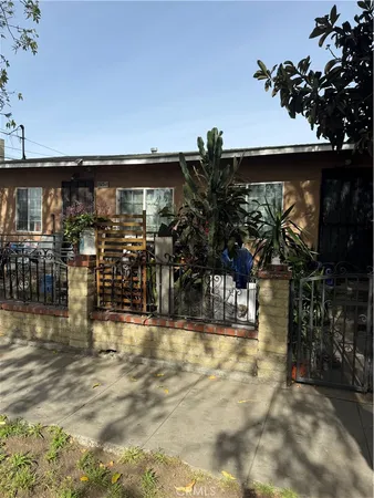 $699,999 | 1515 East Young Street, Wilmington, CA 90744