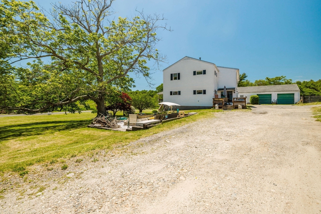 706 Gifford Road Westport, MA 02790 - Photo 5 of 38
