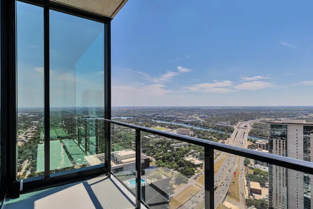 $9,999 | 610 Davis Street, Unit 4901, Austin, TX 78701