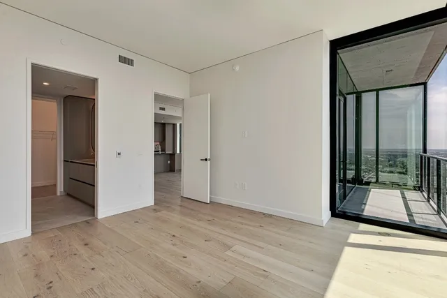 $9,999 | 610 Davis Street, Unit 4901, Austin, TX 78701