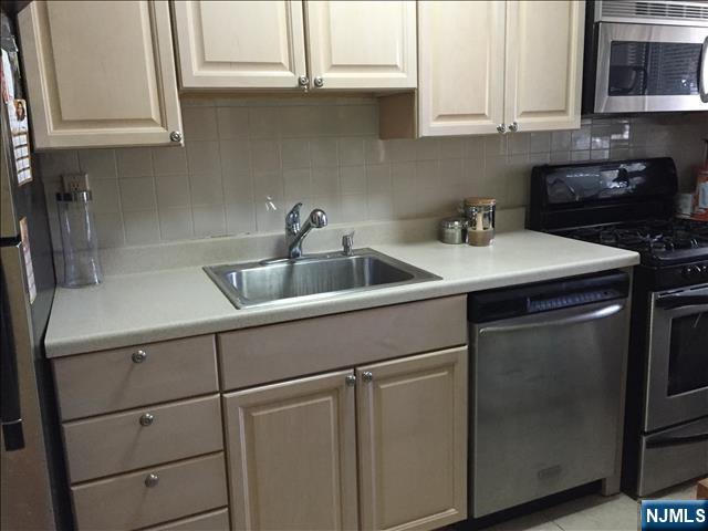 237 Johnson Avenue, Unit P1 Hackensack, NJ 07601 - Photo 4 of 5