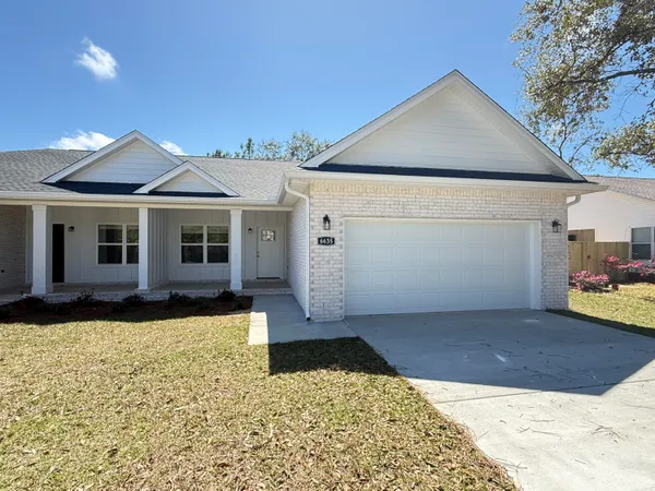 $2,150 | 6635 Water Street, Navarre, FL 32566