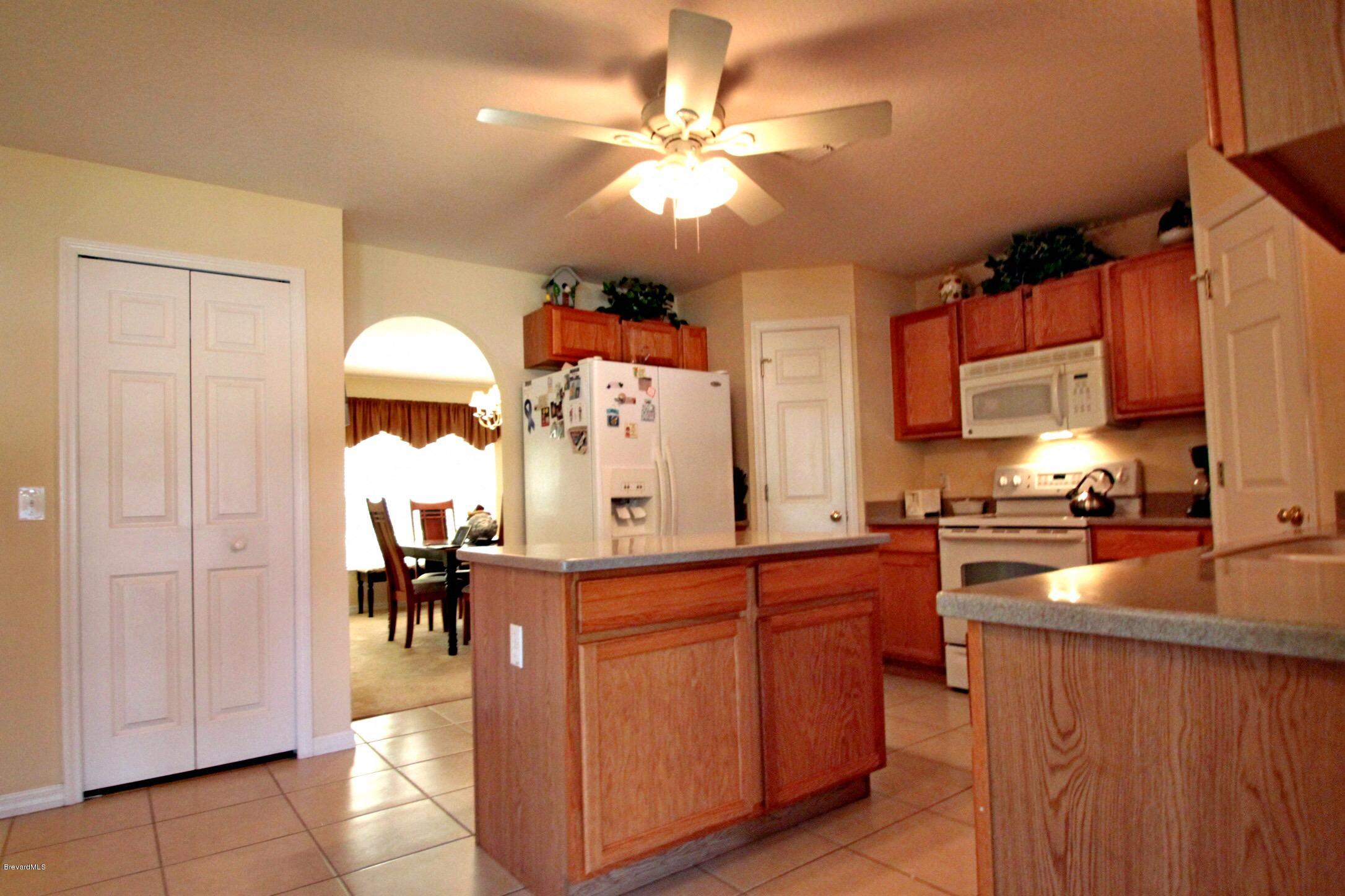 5936 Ridge Lake Circle Vero Beach, FL 32967 - Photo 4 of 28 image