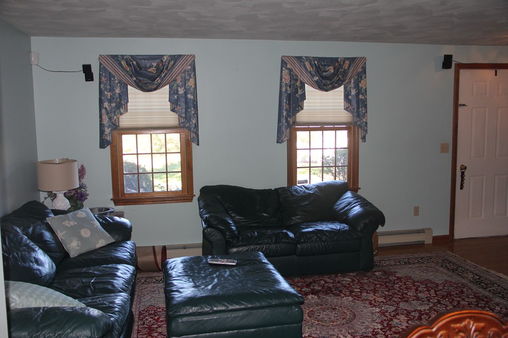 54 Westcott Road Hopedale, MA 01747 - Photo 4 of 16 Gallery Image 4