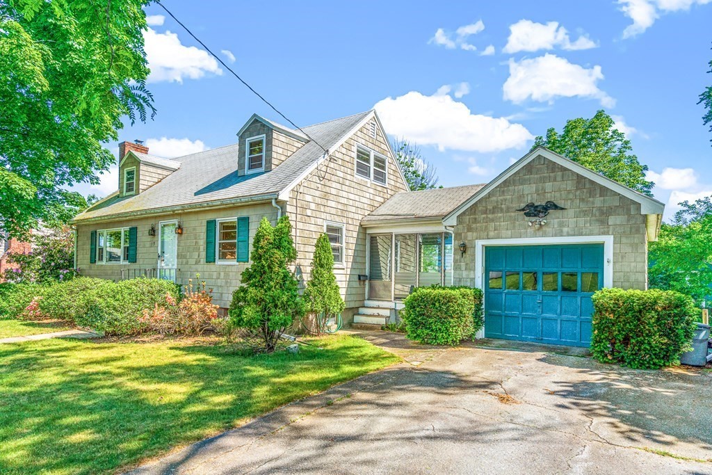 3 Margaret Road Stoneham, MA 02180 - Photo 3 of 42 Gallery Image 3