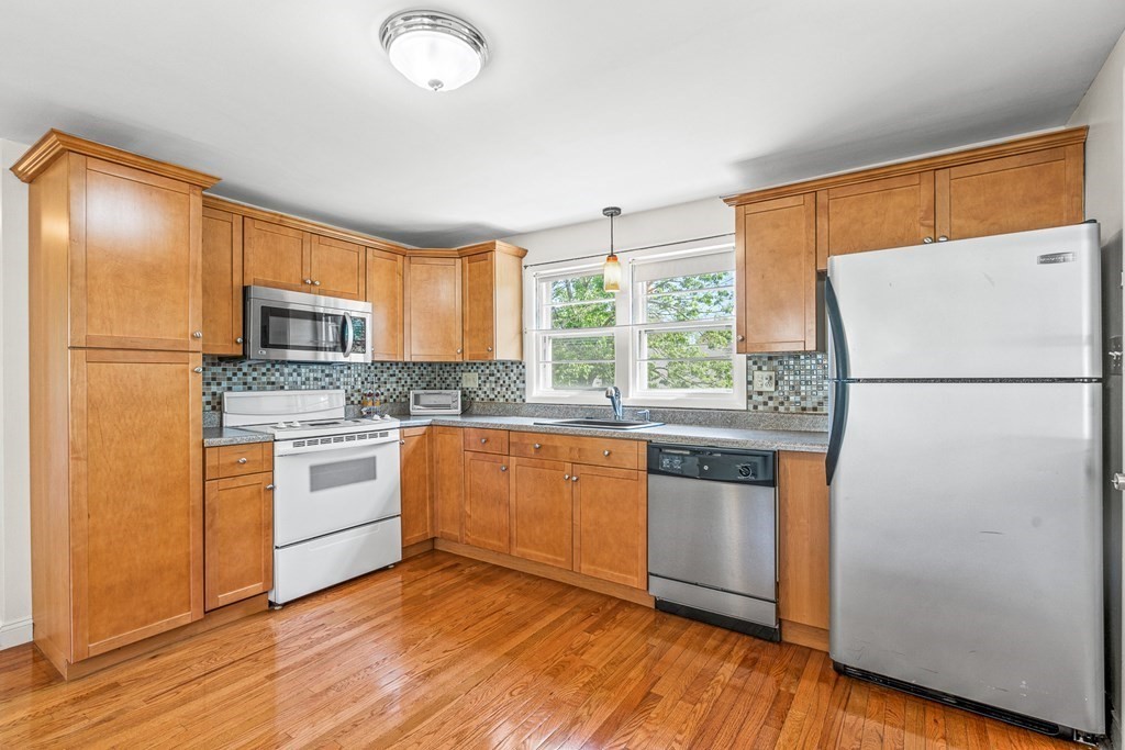 3 Margaret Road Stoneham, MA 02180 - Photo 4 of 42 Gallery Image 4