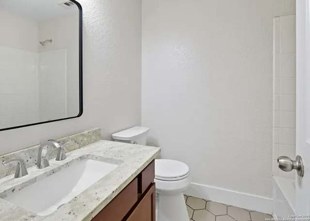 $2,095 | 6323 Myrtle, New Braunfels, TX 78132