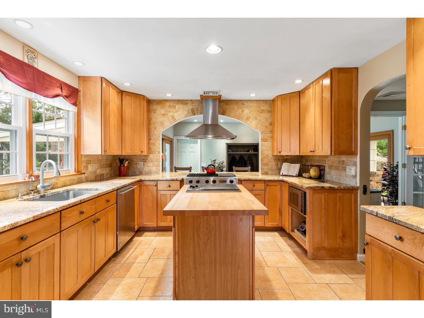 19 Tindall Road Robbinsville, NJ 08691 - Photo 3 of 25 Kitchen