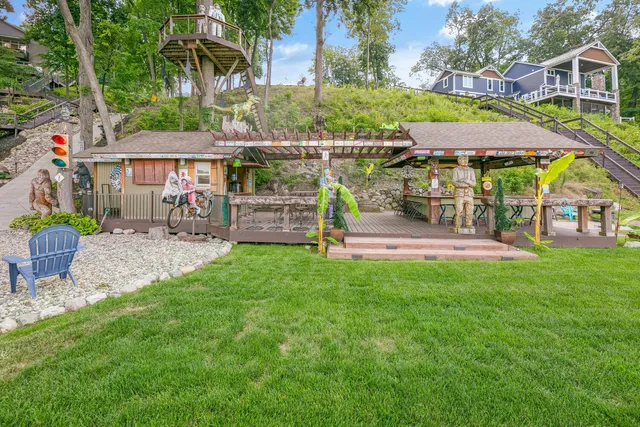 $2,500,000 | 69639 Shady Lane, White Pigeon, MI 49099