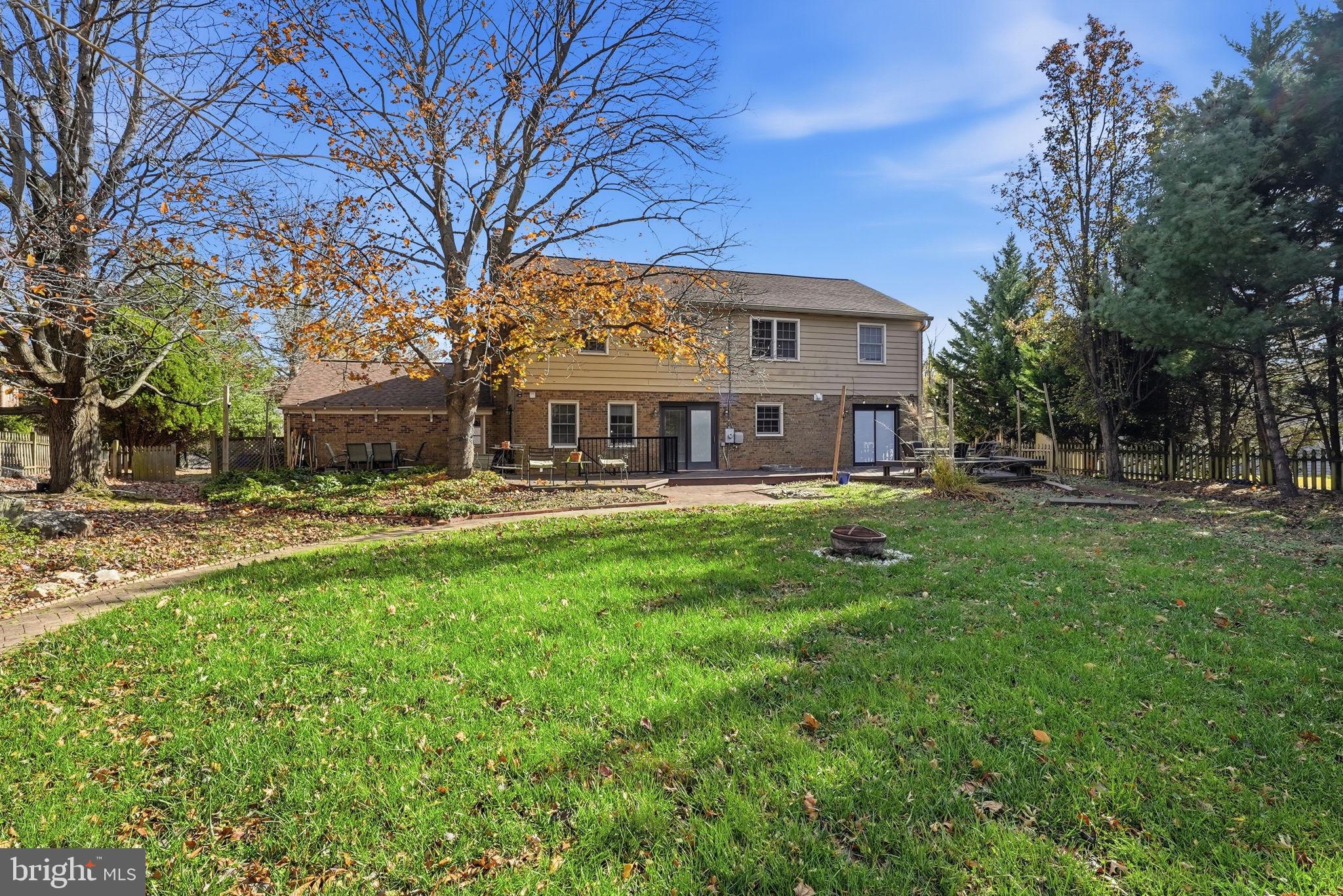 13621 North Gate Drive Silver Spring, MD 20906 - Photo 54 of 54 a front view of house with yard