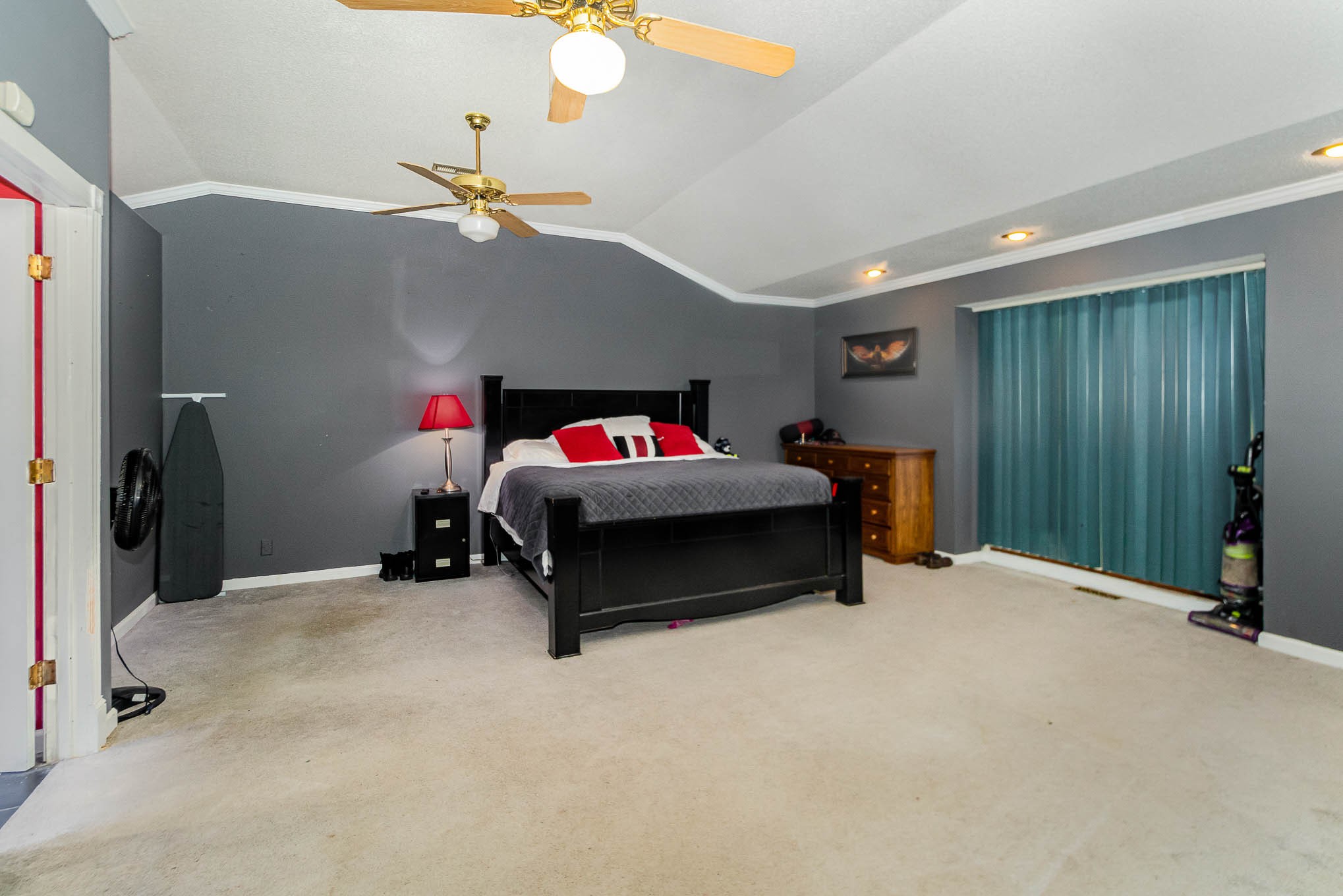 1531 Tom Moore Road Clarksville, TN 37043 - Photo 12 of 30 a living room with furniture and a chandelier