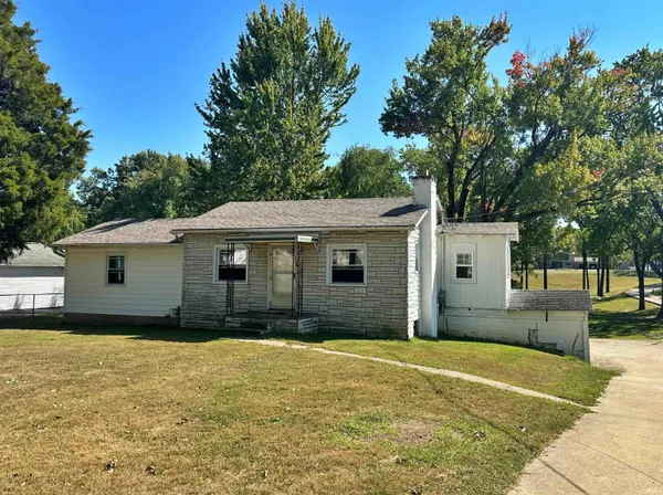 $85,000 | 2107 East National Highway, Washington, IN 47501