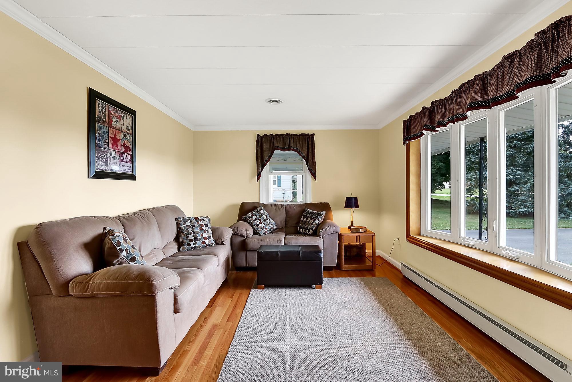 4620 Maple Grove Road Hampstead, MD 21074 - Photo 3 of 30 Living Room