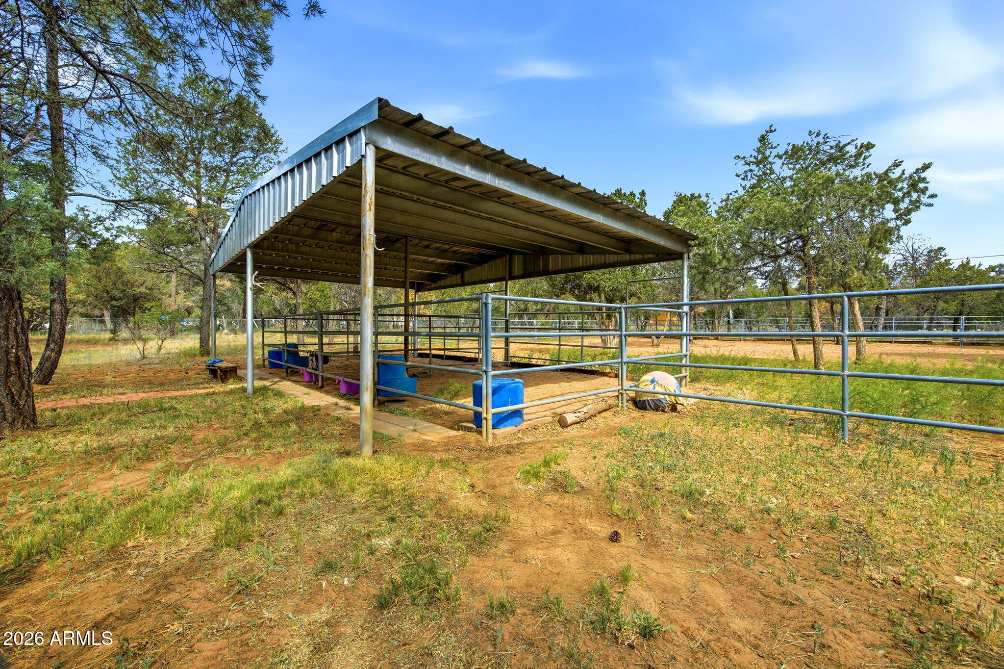 3072 Chevelon Road Overgaard, AZ 85933 - Photo 35 of 51 EQUESTRAIN FACILITY