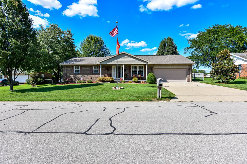 7900 Ridgemont Drive Newburgh, IN 47630 - Photo 1 of 36 Gallery Image 1