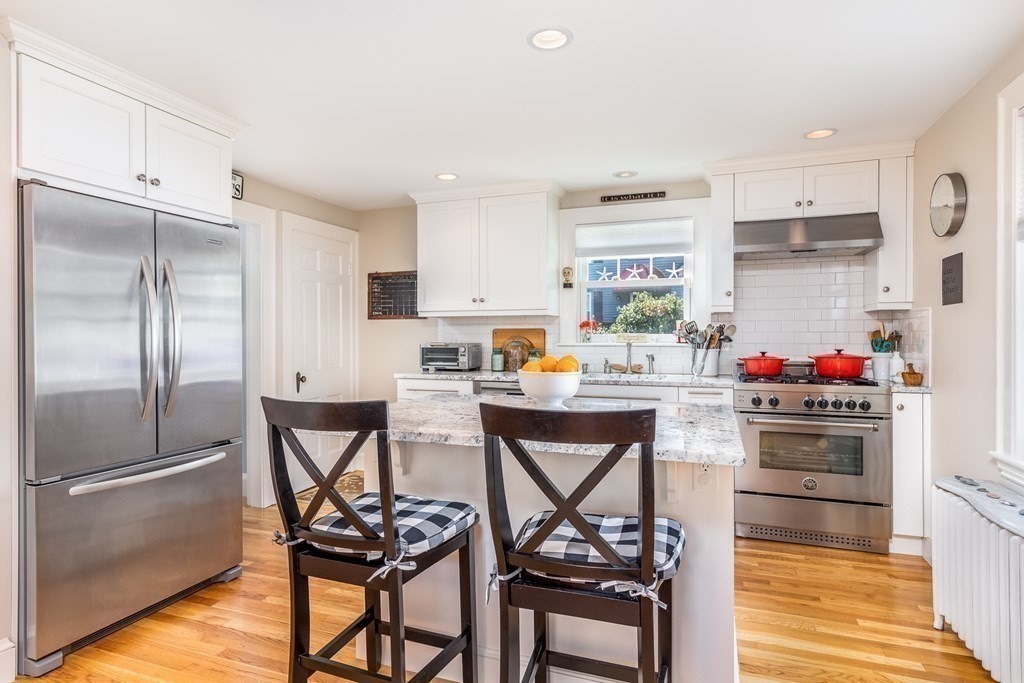 30 Pond Street Marblehead, MA 01945 - Photo 4 of 31