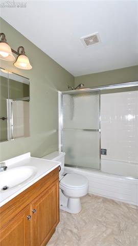 4027 Maxwell Road Colorado Springs, CO 80909 - Photo 19 of 35 Upper level full bathroom.