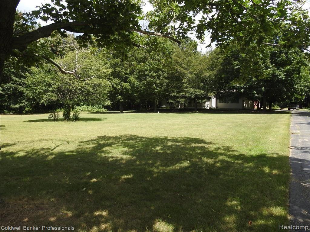 1779 Peppermill Road Lapeer, MI 48446 - Photo 3 of 32 DSCN0106.JPG