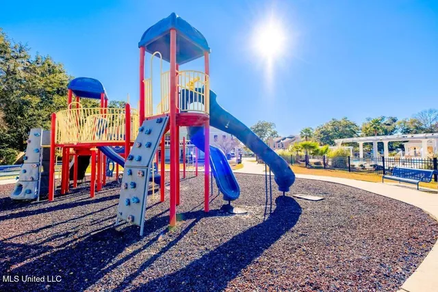 $179,000 | 2252 Beach Drive, Unit 1304, Gulfport, MS 39507