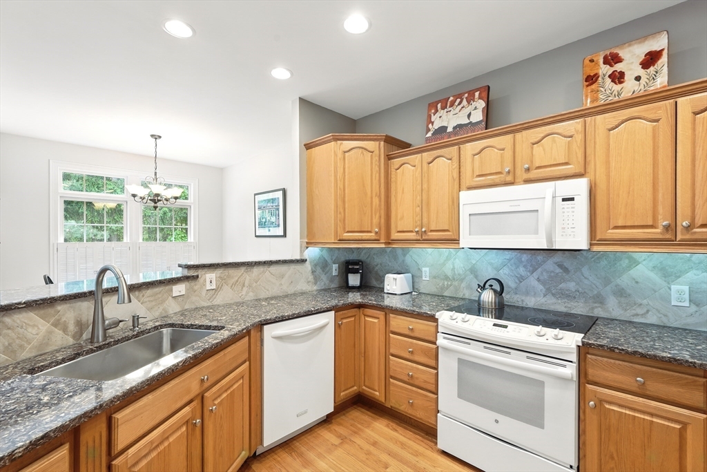 11 High Pine Circle, Unit 11 Wilbraham, MA 01095 - Photo 4 of 38