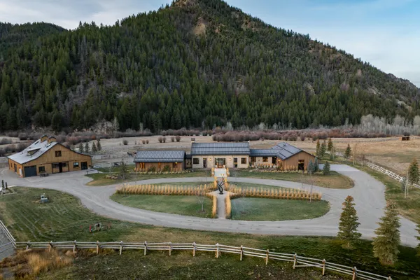 $25,000,000 | 708 East Fork Road, Blaine County, ID 83333