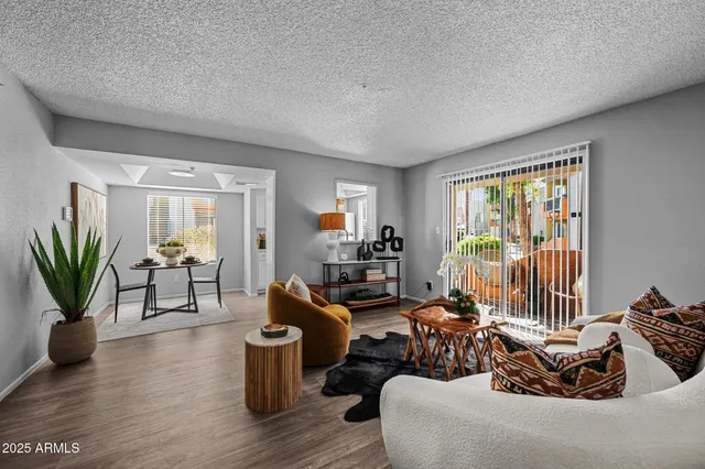 $1,104 | 4748 West Sierra Vista Drive, Unit B1, Glendale, AZ 85301