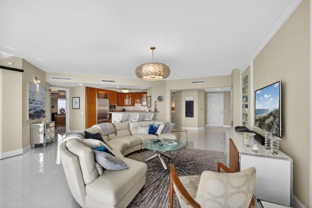 $2,625,000 | 2700 North Ocean Drive, Unit 2005B, Singer Island, FL 33404