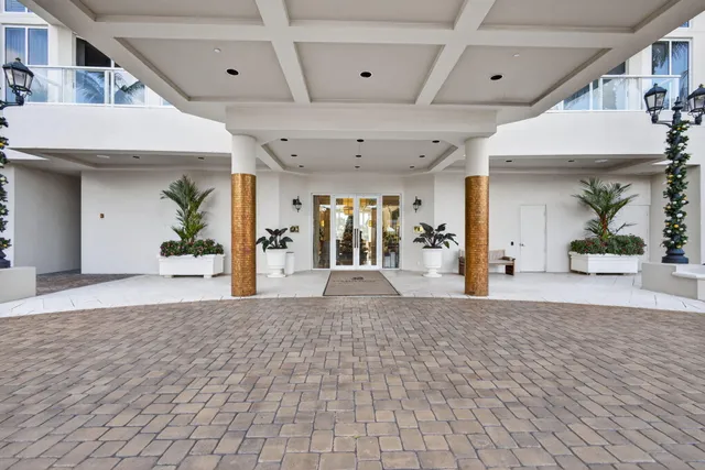 $2,625,000 | 2700 North Ocean Drive, Unit 2005B, Singer Island, FL 33404