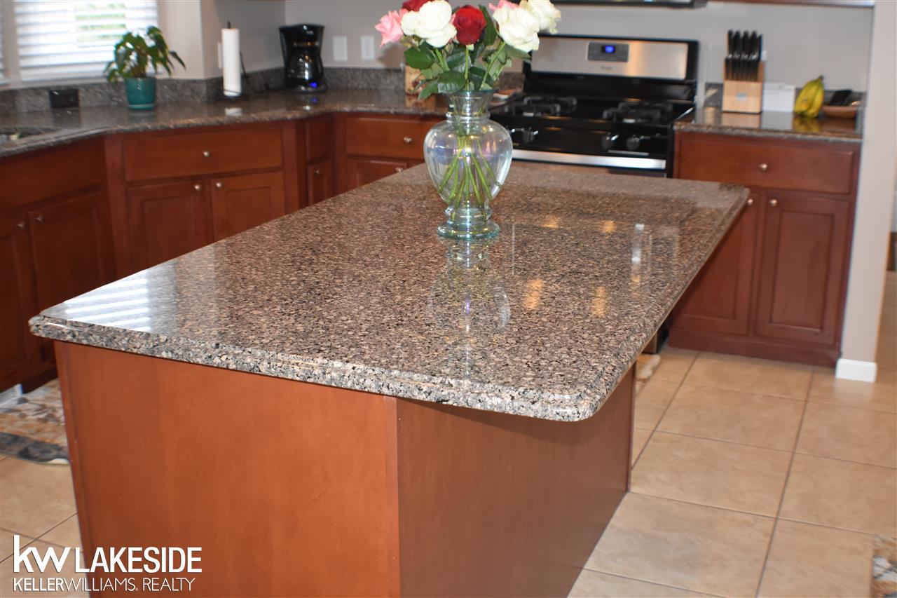 47115 Gloede Road Macomb, MI 48044 - Photo 8 of 49