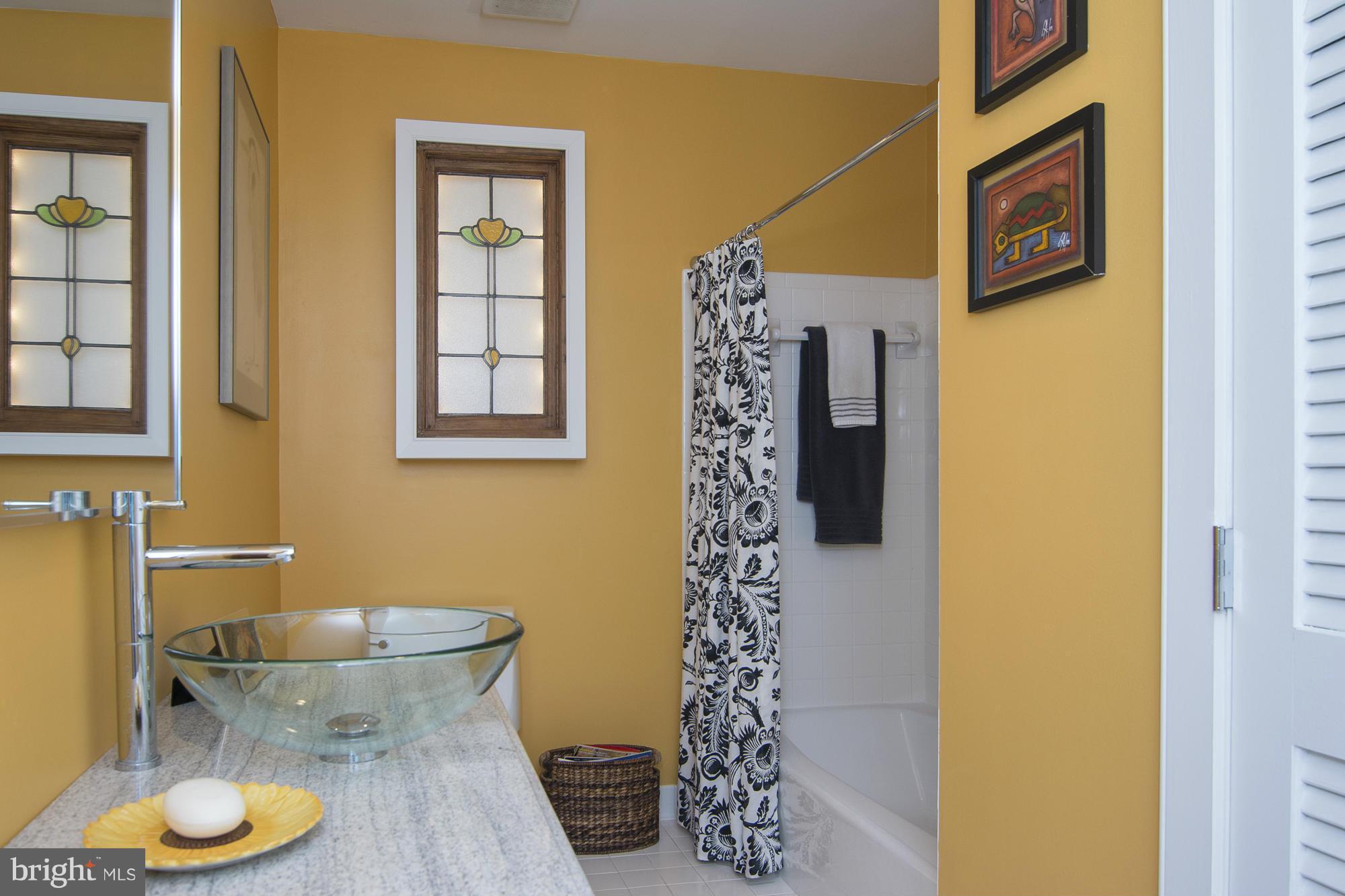 521 Broadwater Road Arnold, MD 21012 - Photo 16 of 30 Hall bath