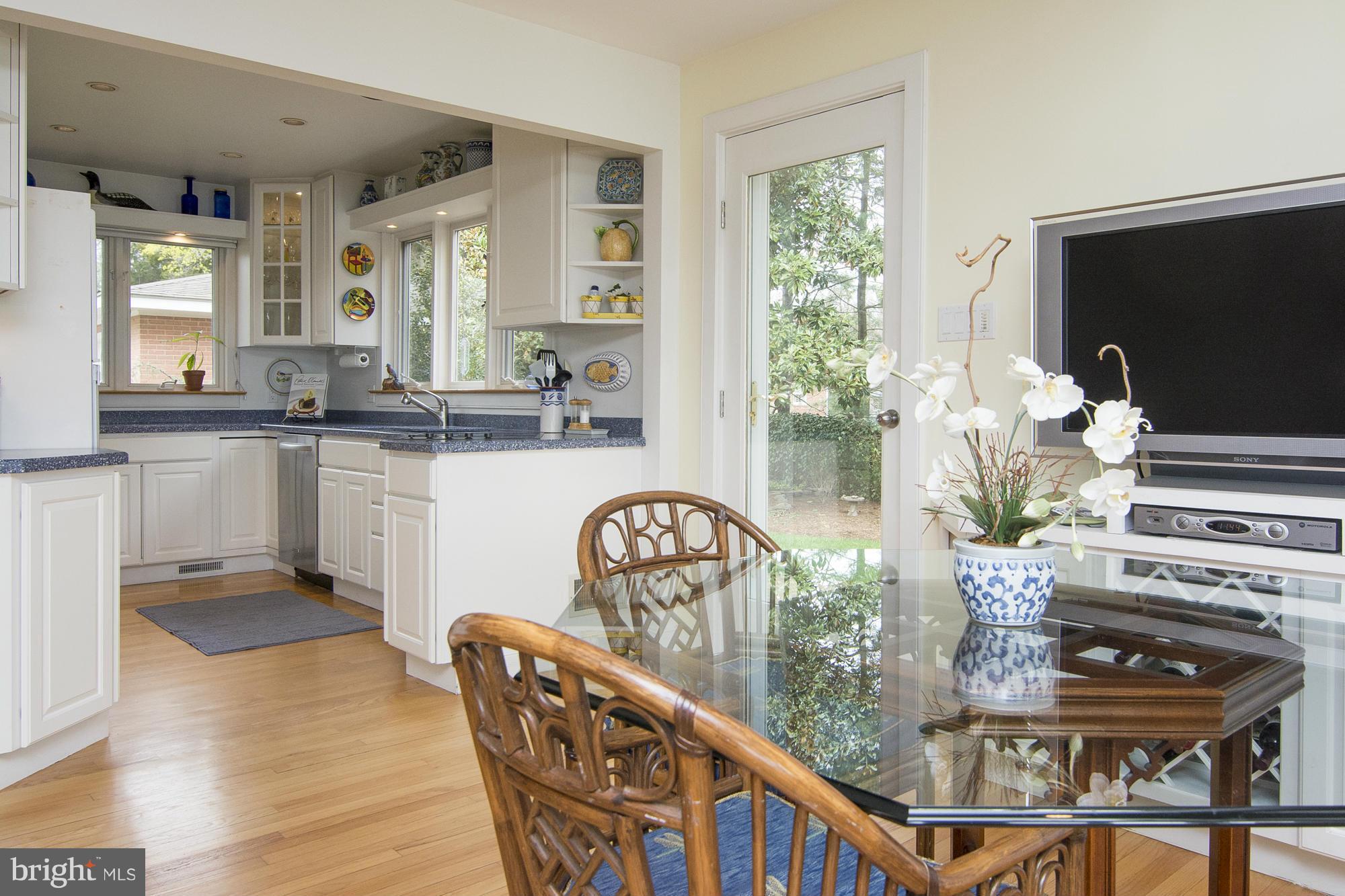 521 Broadwater Road Arnold, MD 21012 - Photo 8 of 30 Kitchen