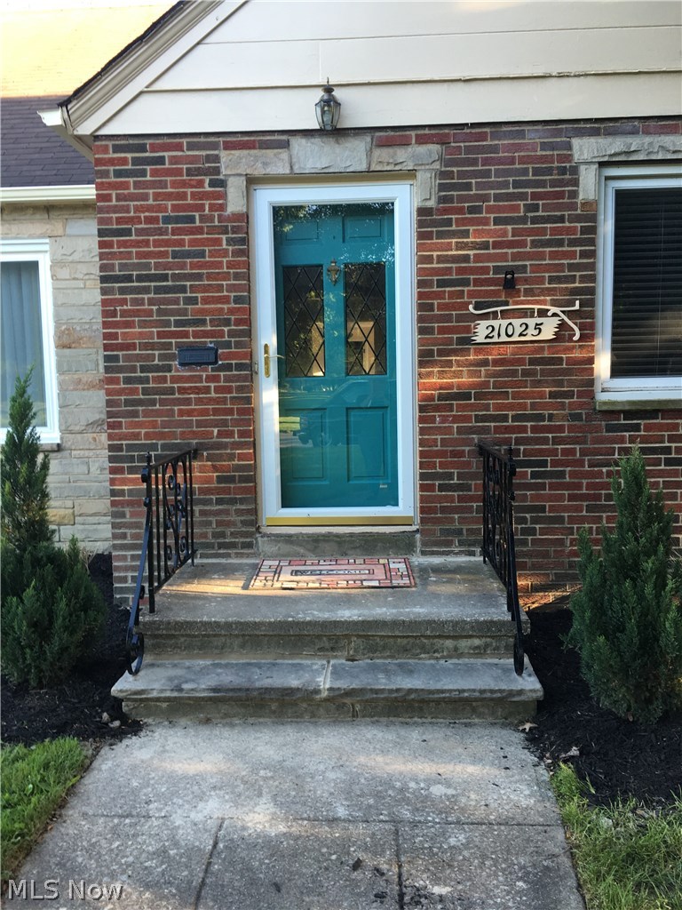 21025 Eaton Road Cleveland, OH 44126 - Photo 2 of 19