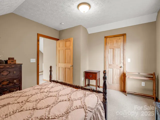 a view of empty room with an empty space