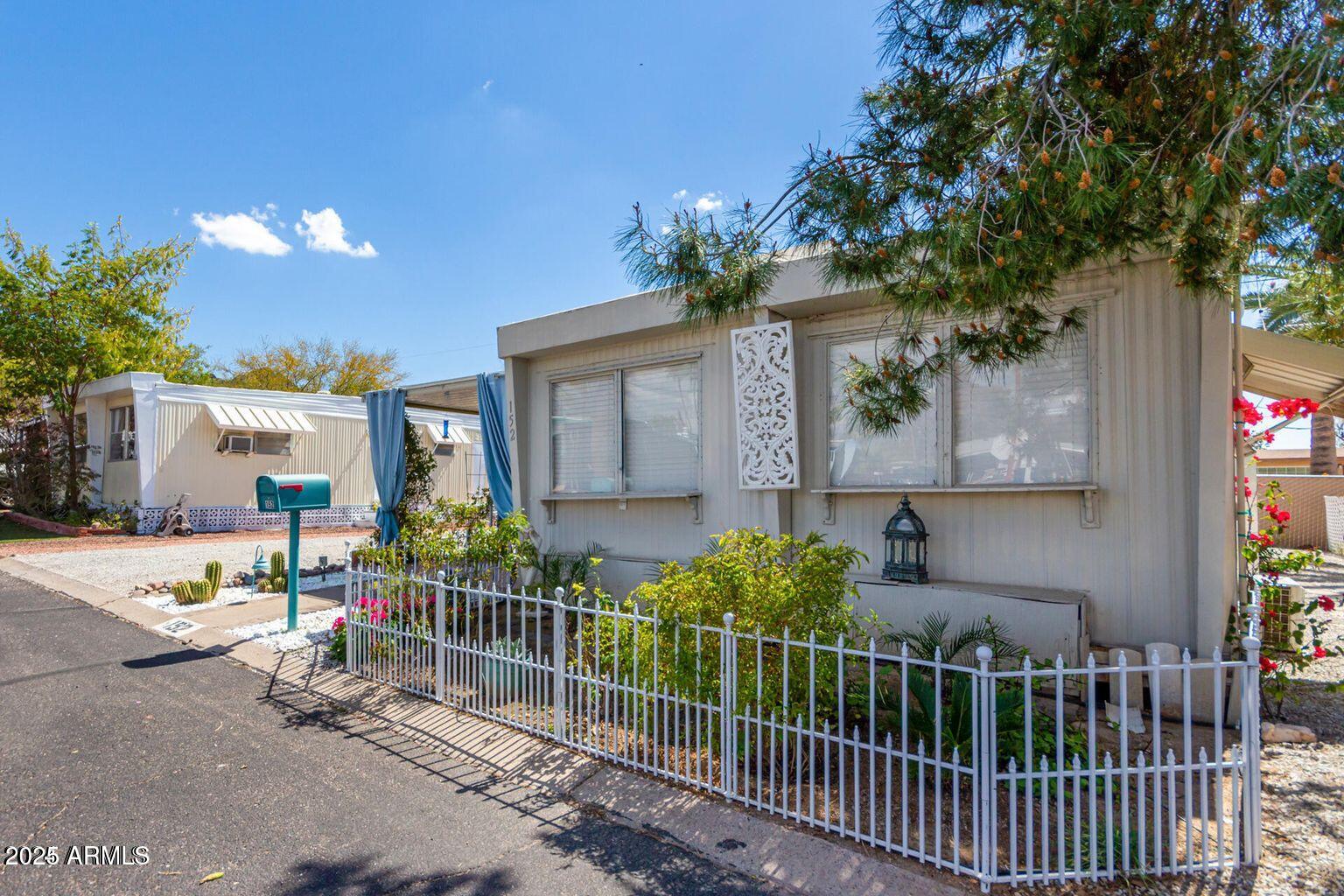 10401 North Cave Creek Road, Unit 152 Phoenix, AZ 85020 - Photo 3 of 38 20240412234400122555000000-o