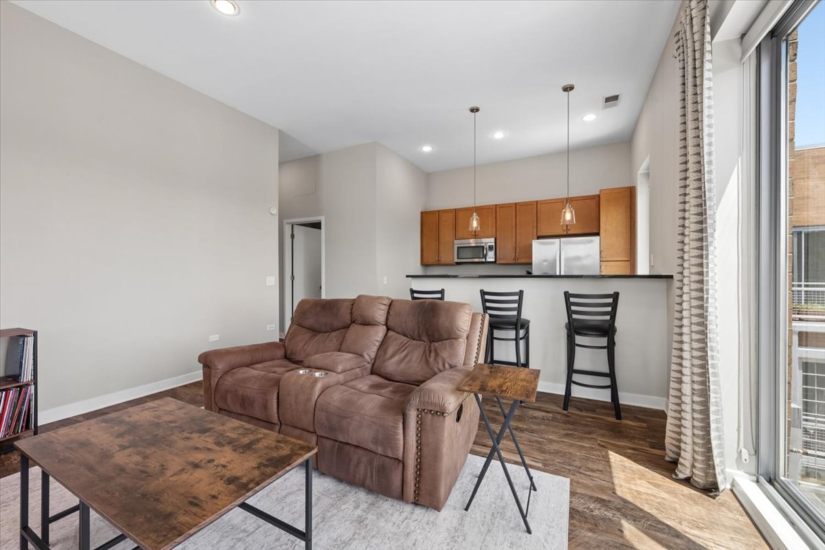 3920 North Sheridan Road, Unit 505 Chicago, IL 60613 - Photo 9 of 26