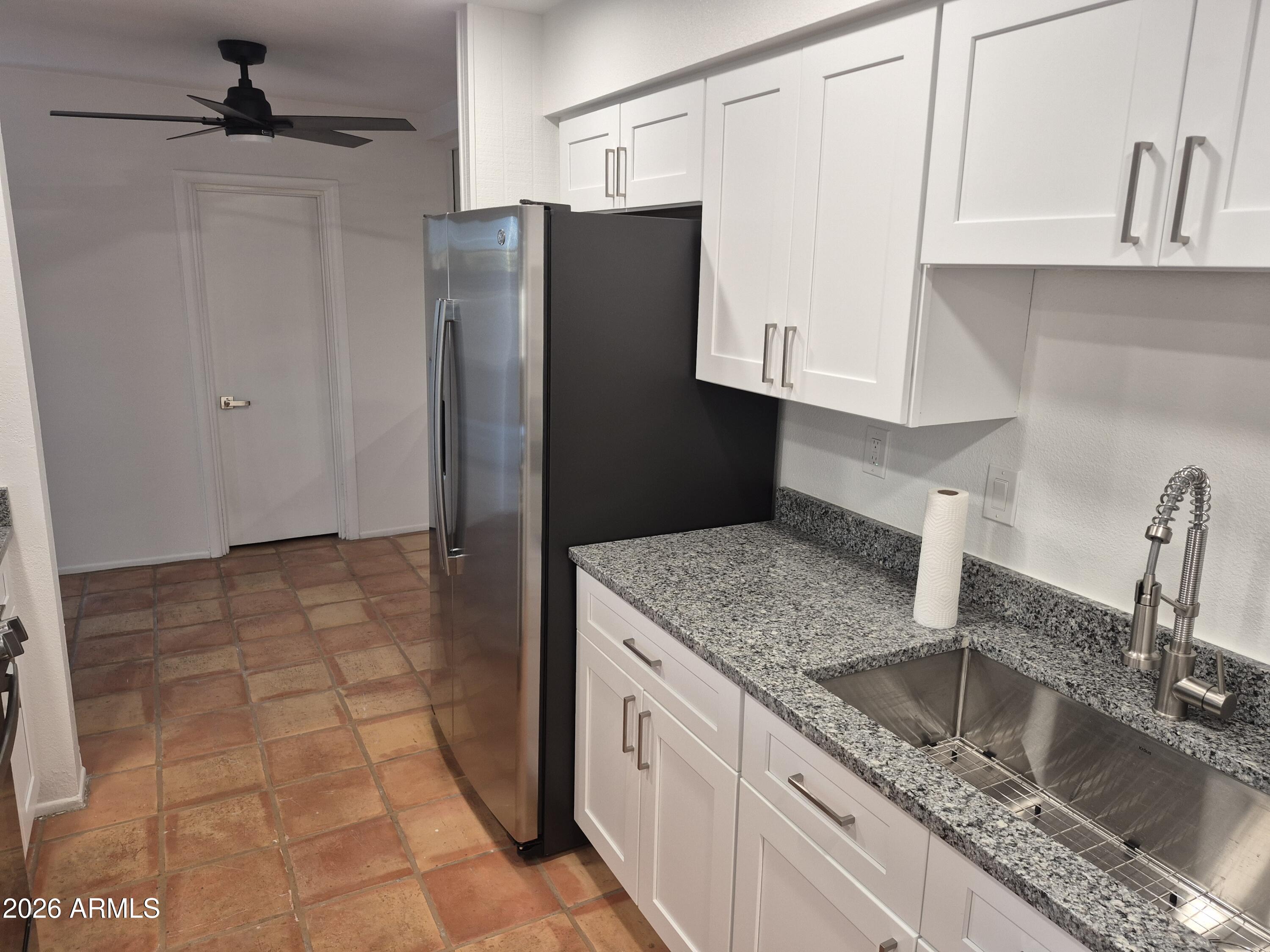 1500 West Rio Salado Parkway, Unit 150 Mesa, AZ 85201 - Photo 4 of 28 Kitchen