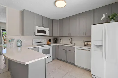 $3,950 | 3900 Southeast County Line Road, Unit 22A, Jupiter, FL 33469
