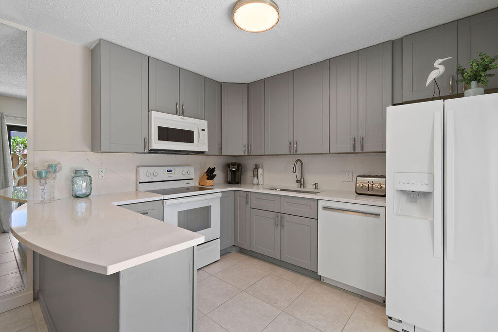 3900 Southeast County Line Road, Unit 22A Jupiter, FL 33469 - Photo 16 of 50 3900CountyLineRd#22A_21