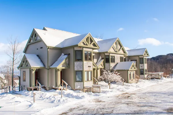 $639,500 | 296 Bridge Road, Unit 4766, Jay, VT 05859