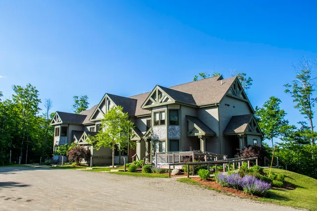 $659,000 | 296 Bridge Road, Unit 4766, Jay, VT 05859