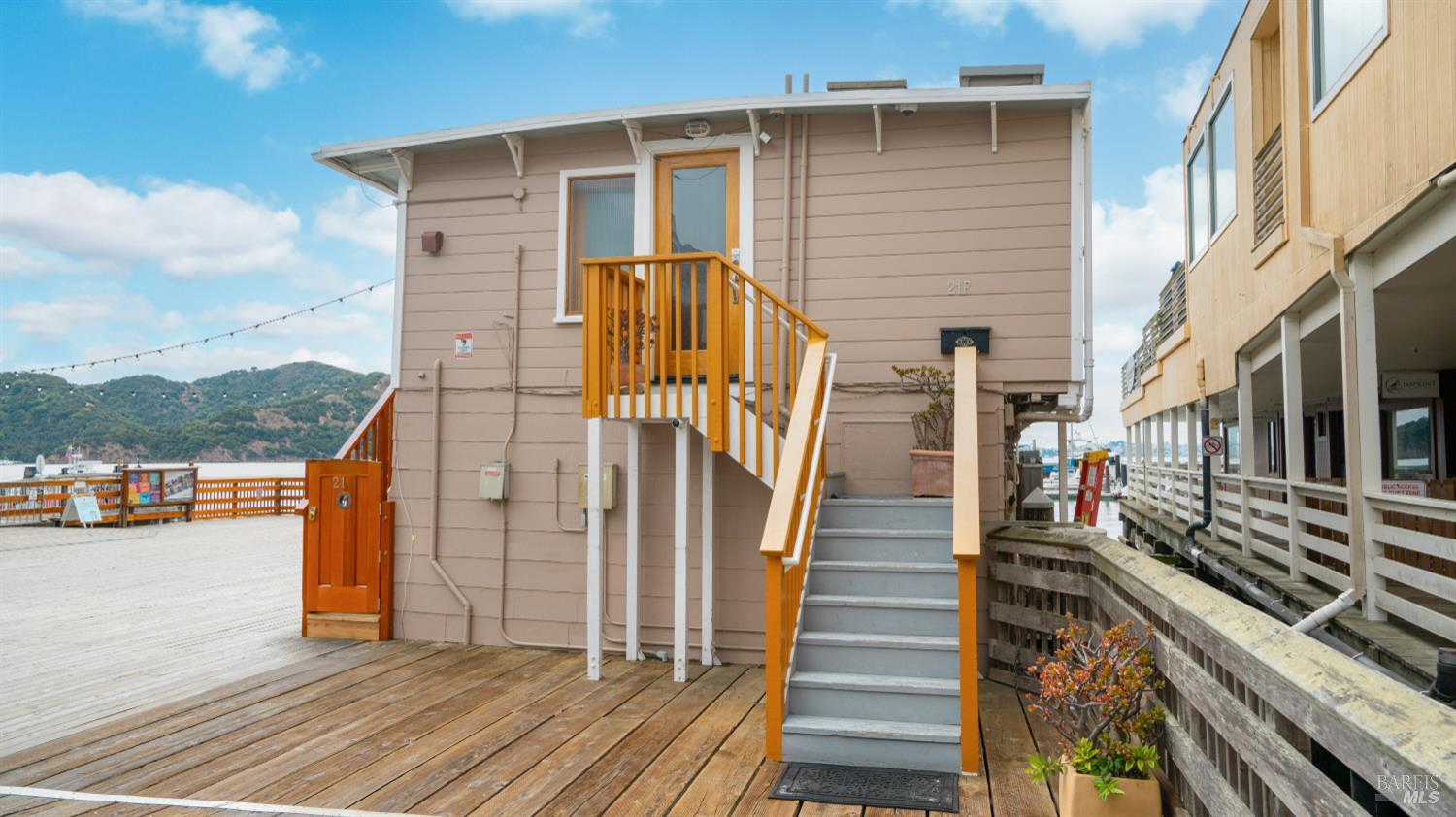 21 Main Street, Unit F Belvedere, CA 94920 - Photo 3 of 24