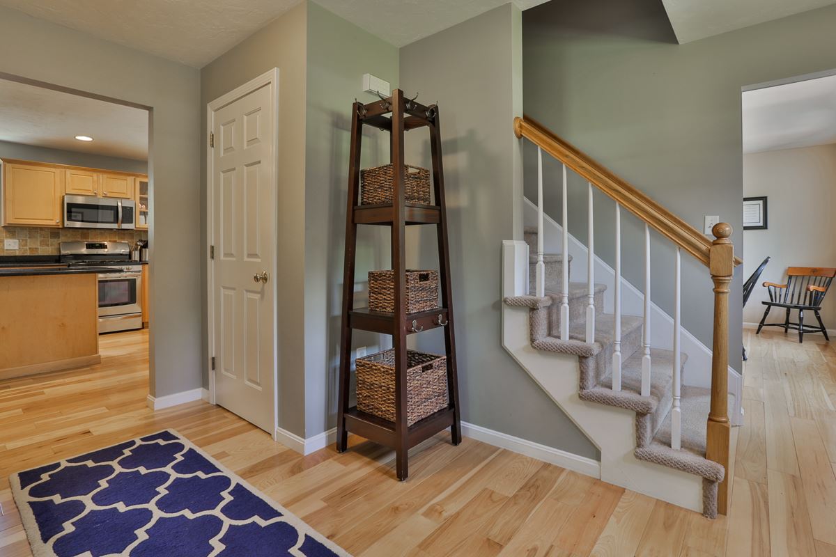 10 Barker Road Windham, NH 03087 - Photo 4 of 40