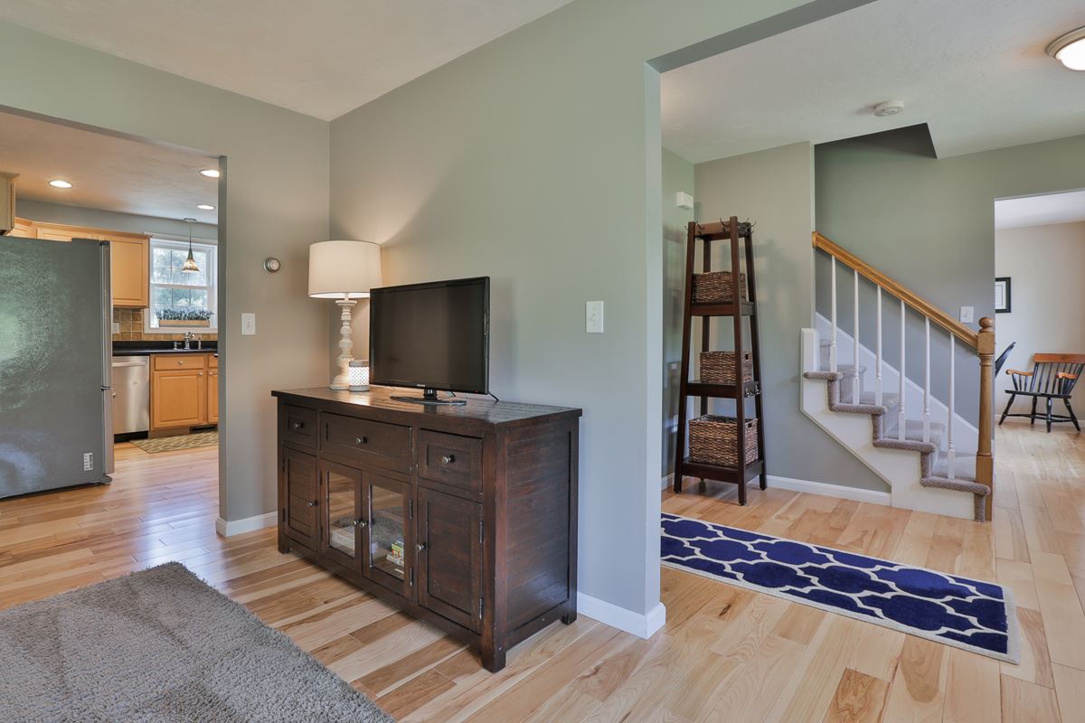 10 Barker Road Windham, NH 03087 - Photo 7 of 40