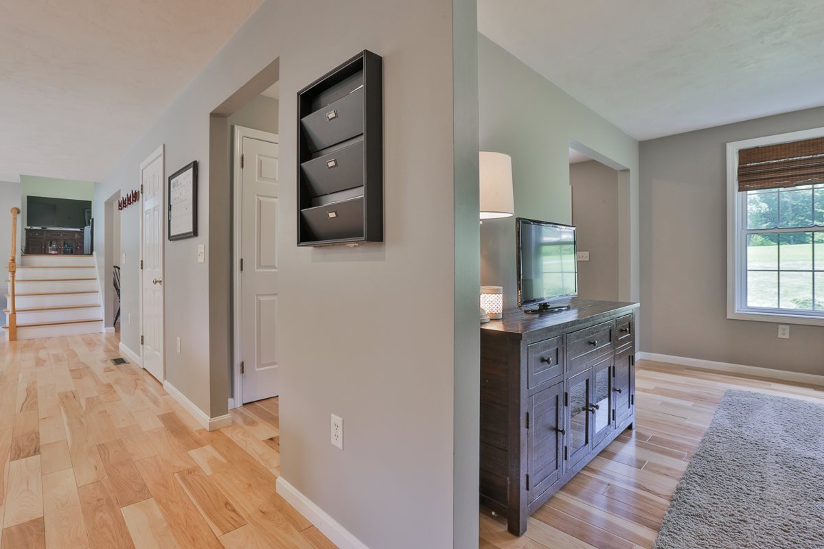 10 Barker Road Windham, NH 03087 - Photo 8 of 40