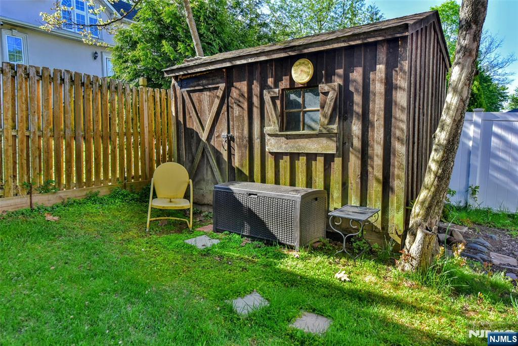 540 Burlington Street Paramus, NJ 07652 - Photo 31 of 34