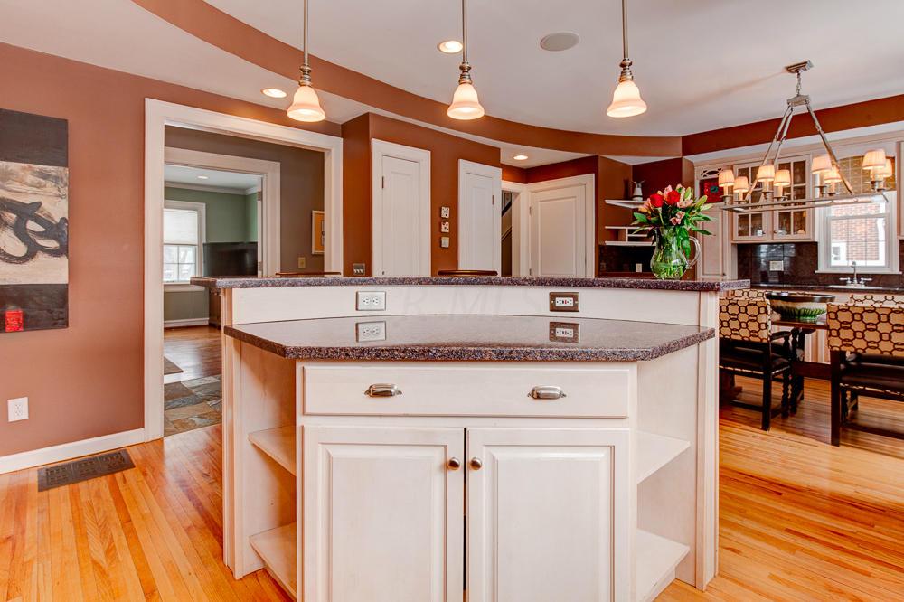 1937 Stanford Road Columbus, OH 43212 - Photo 5 of 31