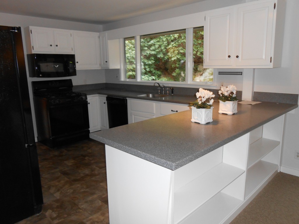 7 Walker Road Manchester, MA 01944 - Photo 3 of 12