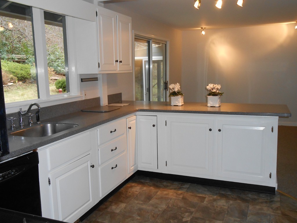 7 Walker Road Manchester, MA 01944 - Photo 4 of 12