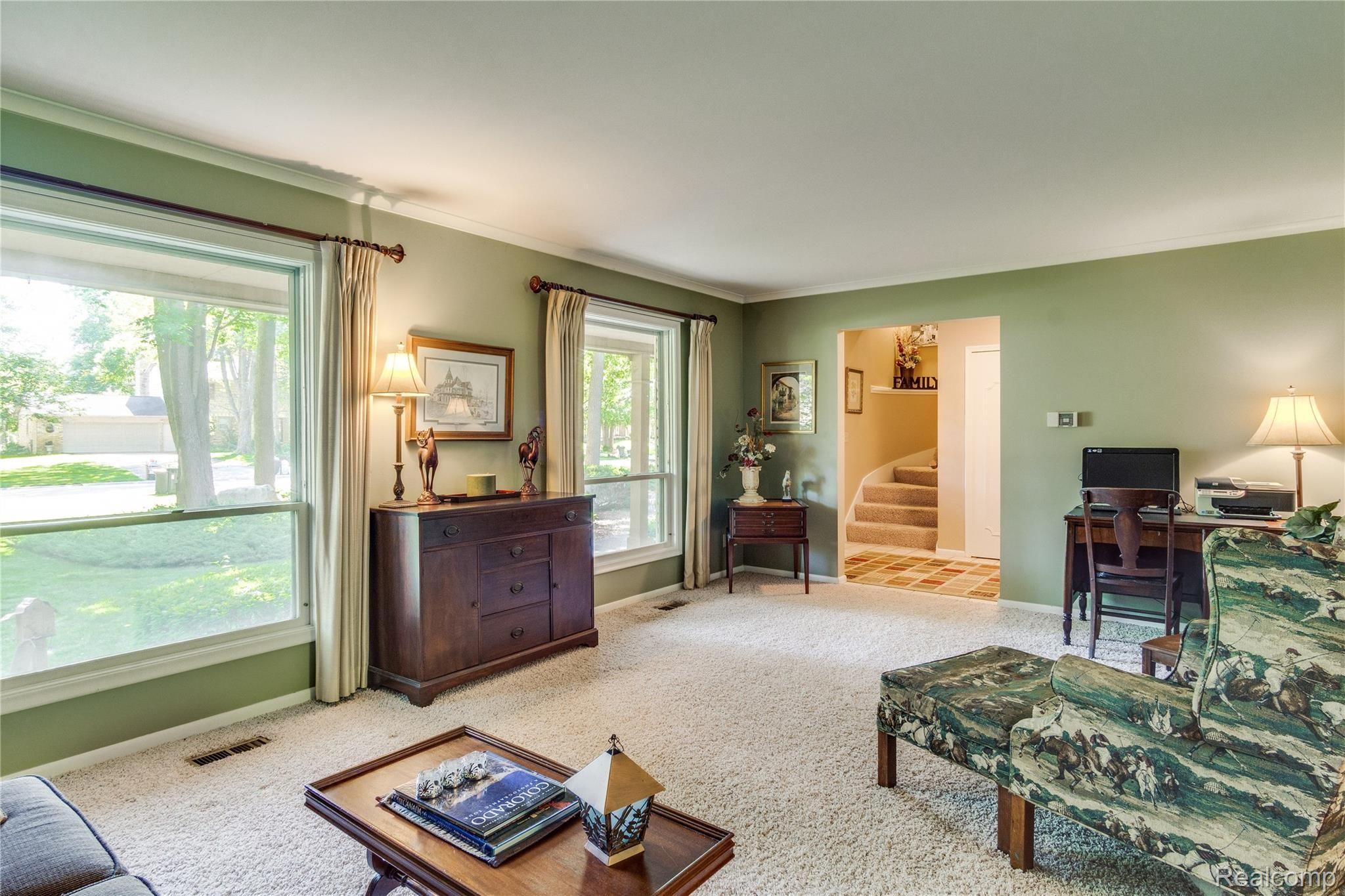 6404 Kings Pointe Road Grand Blanc, MI 48439 - Photo 3 of 38 Interiors (5 of 39).jpg